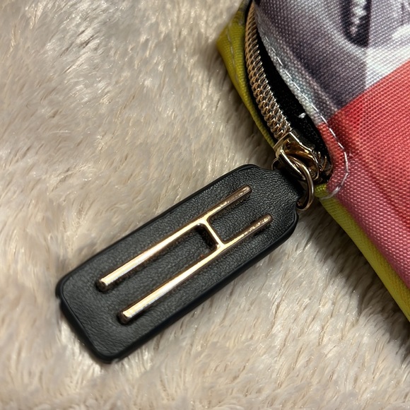 HAYWARD Makeup Case - Picture 4 of 9